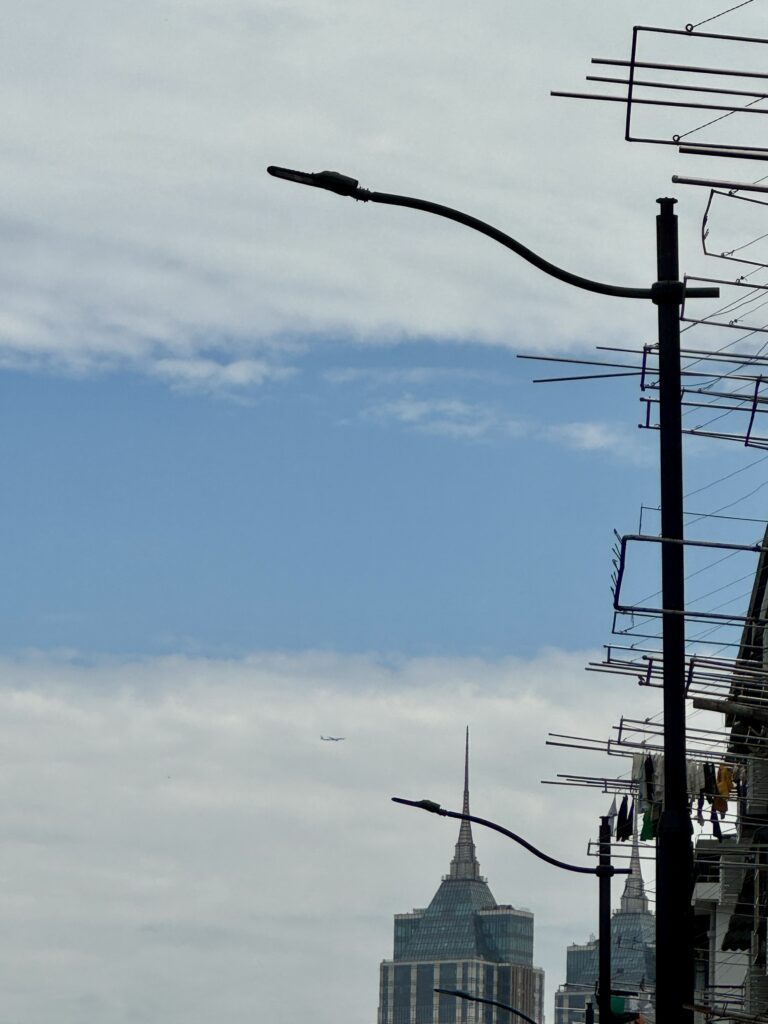 2026.6.3 周三 雨 一夜的梦。